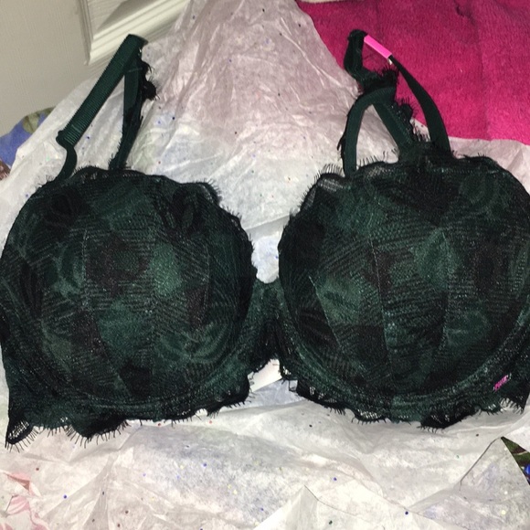 Victoriaโs Secret Mystery Box ๐๐๐๐ - Picture 3 of 3